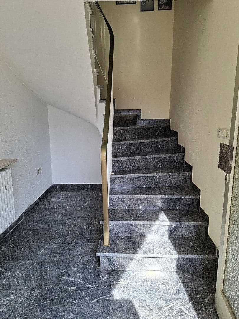 Prodej domu 480 m², pozemek 650 m², Tassilostraße 7, Münchsmünster, Bavorsko Prodej domu 480 m², pozemek 650 m², Tassilostraße 7, Münchsmünster, Bavorsko