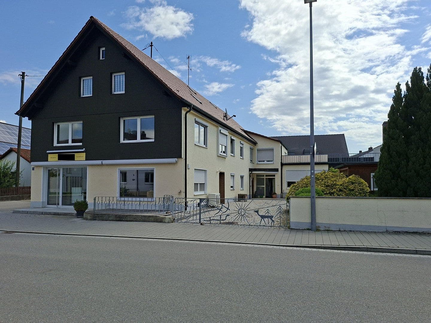 Prodej domu 480 m², pozemek 650 m², Tassilostraße 7, Münchsmünster, Bavorsko Prodej domu 480 m², pozemek 650 m², Tassilostraße 7, Münchsmünster, Bavorsko