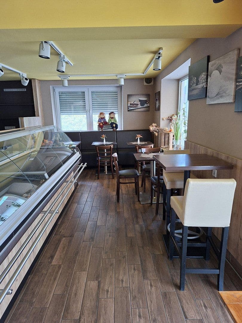 Prodej domu 480 m², pozemek 650 m², Tassilostraße 7, Münchsmünster, Bavorsko Prodej domu 480 m², pozemek 650 m², Tassilostraße 7, Münchsmünster, Bavorsko