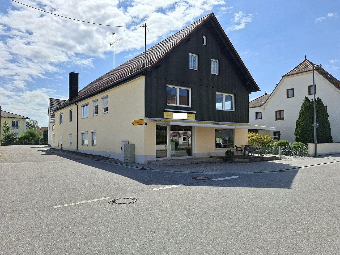 Prodej domu 480 m², pozemek 650 m², Tassilostraße 7, Münchsmünster, Bavorsko Prodej domu 480 m², pozemek 650 m², Tassilostraße 7, Münchsmünster, Bavorsko