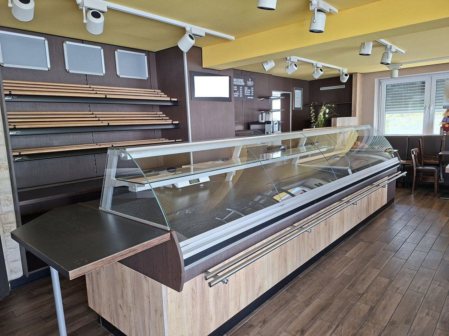 Prodej domu 480 m², pozemek 650 m², Tassilostraße 7, Münchsmünster, Bavorsko Prodej domu 480 m², pozemek 650 m², Tassilostraße 7, Münchsmünster, Bavorsko