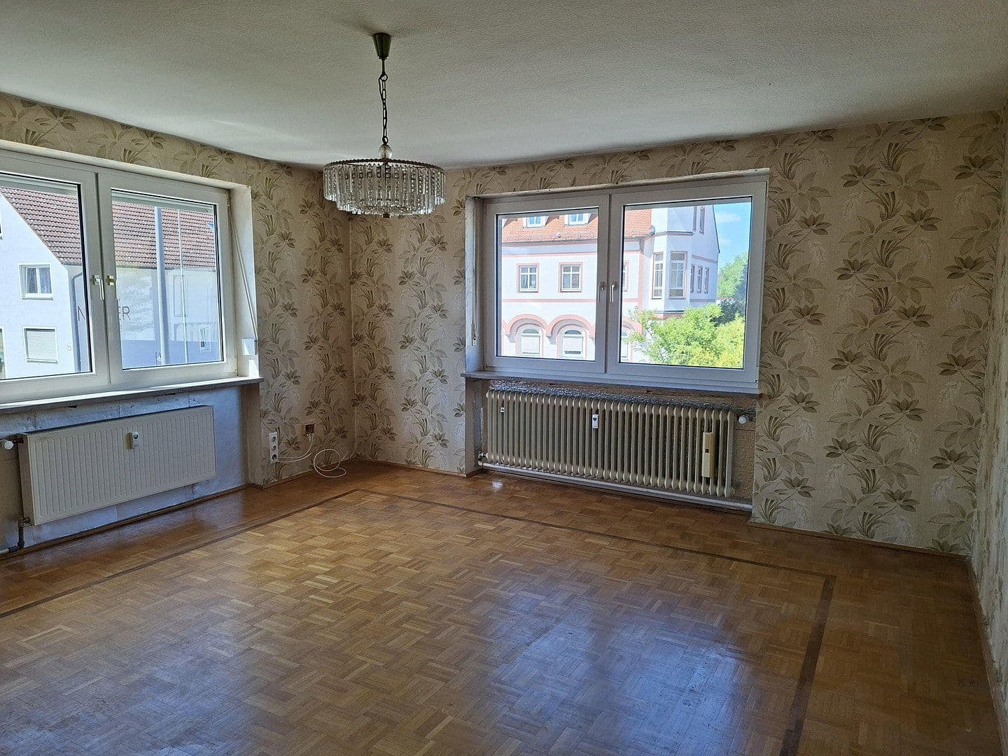 Prodej domu 480 m², pozemek 650 m², Tassilostraße 7, Münchsmünster, Bavorsko Prodej domu 480 m², pozemek 650 m², Tassilostraße 7, Münchsmünster, Bavorsko