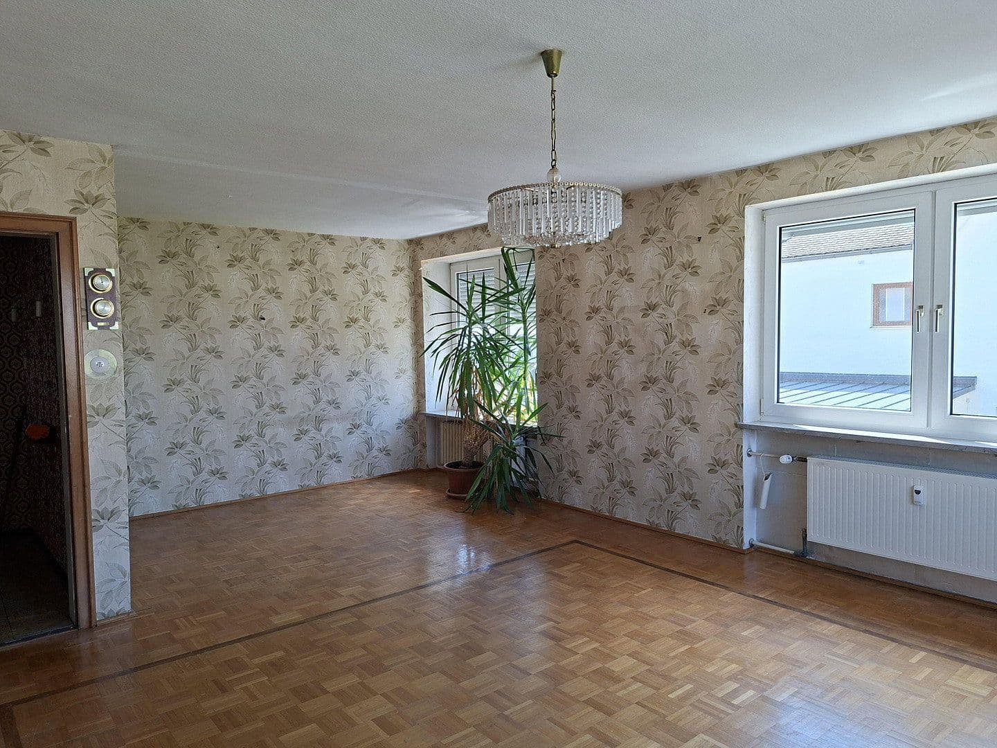 Prodej domu 480 m², pozemek 650 m², Tassilostraße 7, Münchsmünster, Bavorsko Prodej domu 480 m², pozemek 650 m², Tassilostraße 7, Münchsmünster, Bavorsko