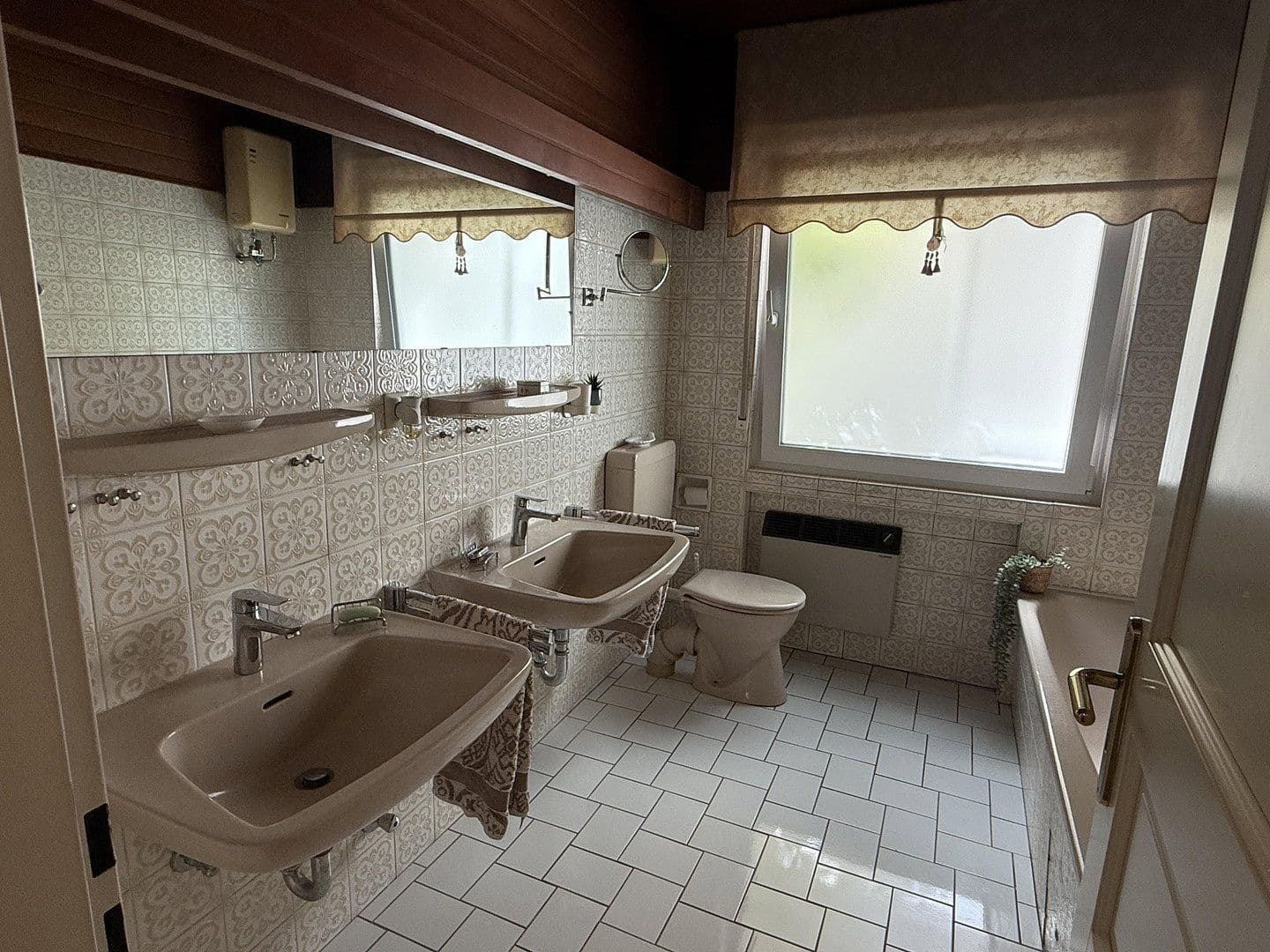 Prodej bytu 6+1 140 m², Rheinheldestraße 12, Neuwied, Porýní-Falc Prodej bytu 6+1 140 m², Rheinheldestraße 12, Neuwied, Porýní-Falc