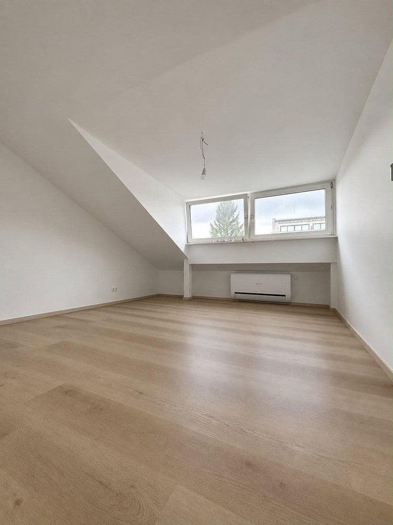 Pronájem bytu 4+1 72 m², Köln, Severní Porýní-Vestfálsko Pronájem bytu 4+1 72 m², Köln, Severní Porýní-Vestfálsko