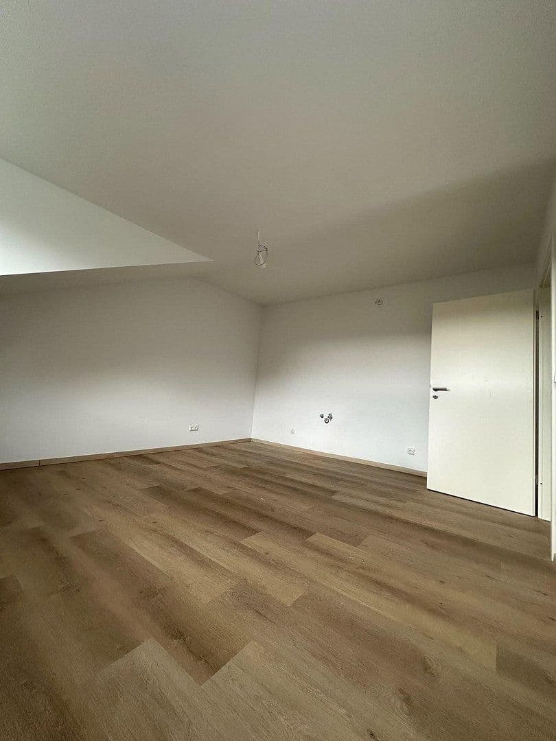 Pronájem bytu 4+1 72 m², Köln, Severní Porýní-Vestfálsko Pronájem bytu 4+1 72 m², Köln, Severní Porýní-Vestfálsko