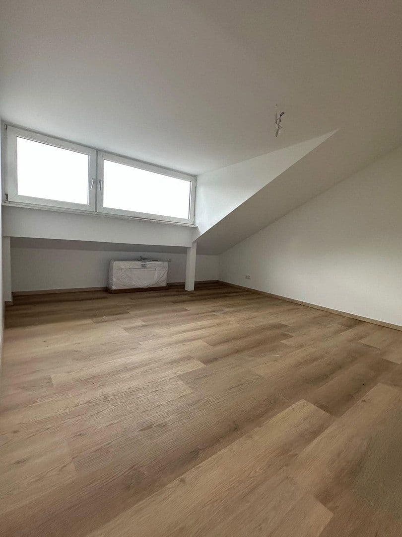 Pronájem bytu 4+1 72 m², Köln, Severní Porýní-Vestfálsko Pronájem bytu 4+1 72 m², Köln, Severní Porýní-Vestfálsko