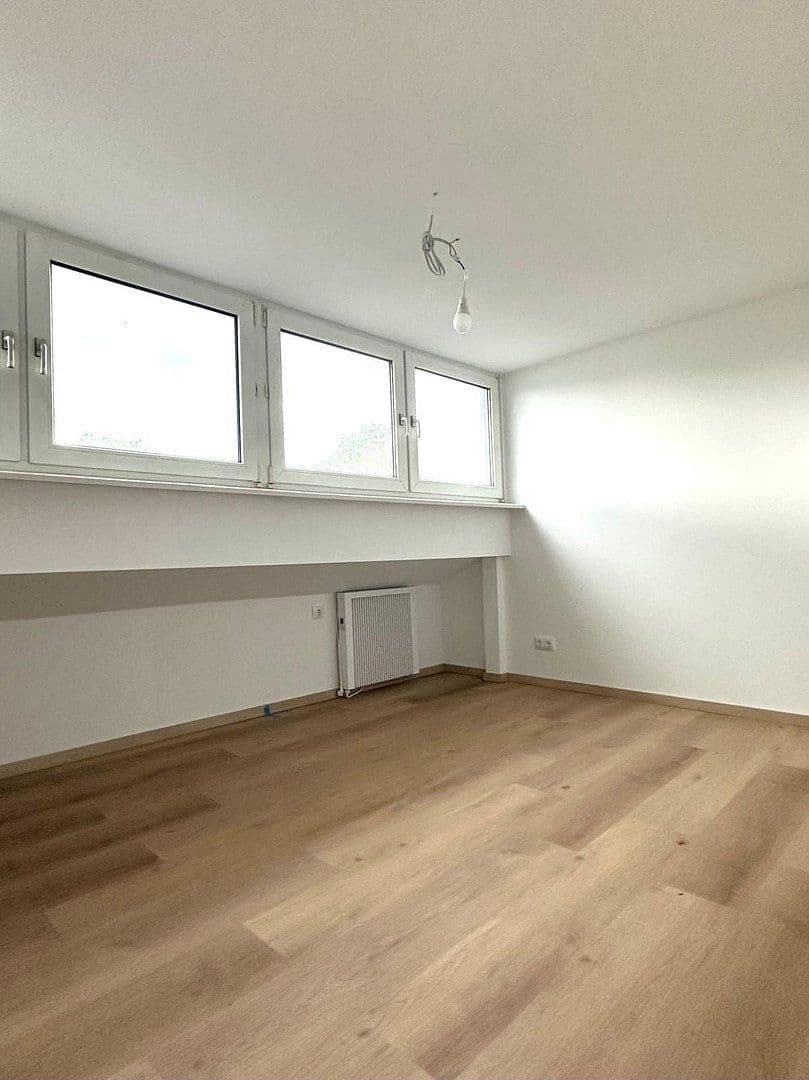 Pronájem bytu 4+1 72 m², Köln, Severní Porýní-Vestfálsko Pronájem bytu 4+1 72 m², Köln, Severní Porýní-Vestfálsko