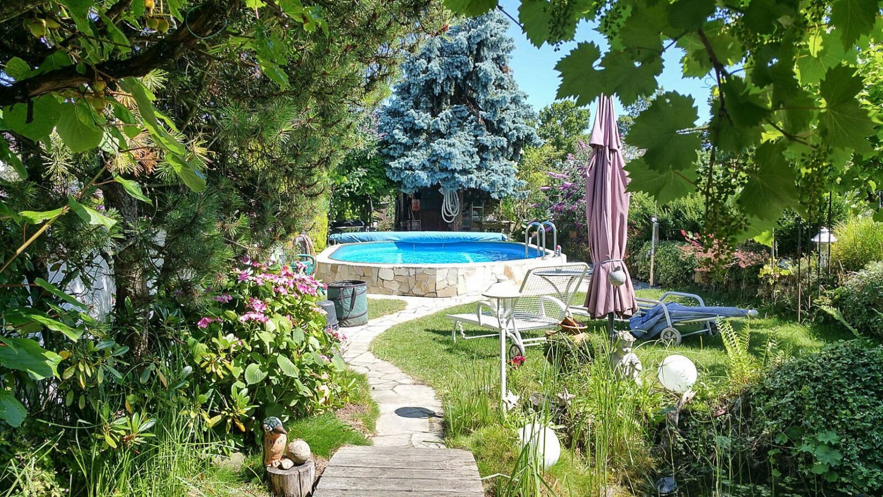 Prodej domu 133 m², pozemek 458 m², Stuttgart, Bádensko-Württembersko Prodej domu 133 m², pozemek 458 m², Stuttgart, Bádensko-Württembersko
