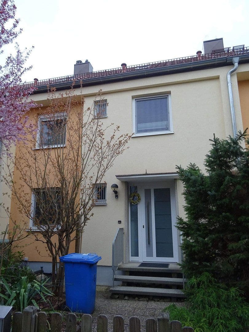 Prodej domu 170 m², pozemek 290 m², Hartensteinerstrasse 6, Nürnberg, Bavorsko Prodej domu 170 m², pozemek 290 m², Hartensteinerstrasse 6, Nürnberg, Bavorsko