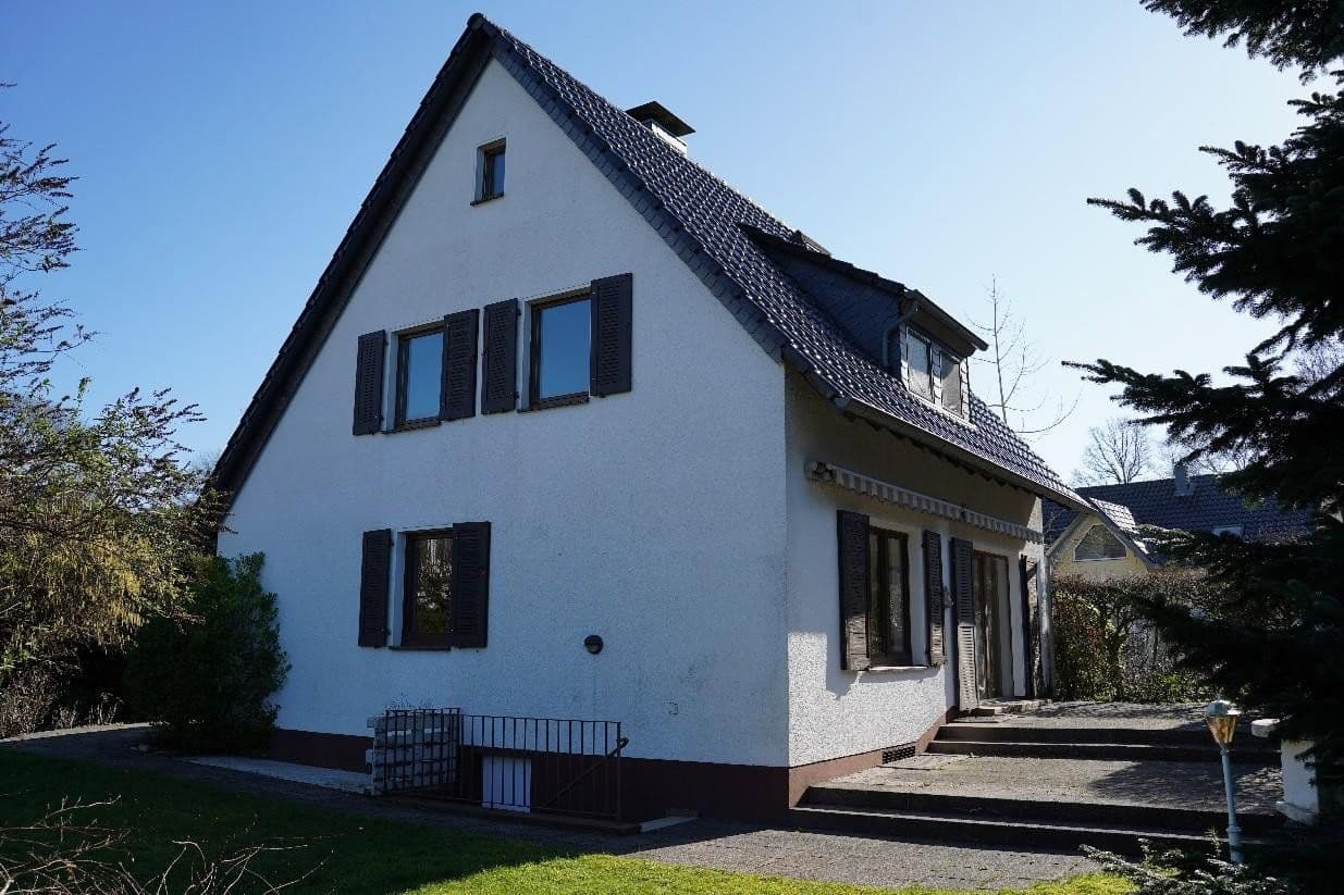 Prodej domu 142 m², pozemek 862 m², Odenthal, Severní Porýní-Vestfálsko Prodej domu 142 m², pozemek 862 m², Odenthal, Severní Porýní-Vestfálsko