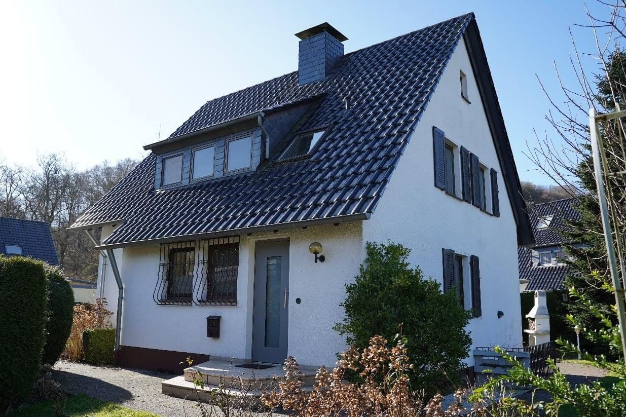 Prodej domu 142 m², pozemek 862 m², Odenthal, Severní Porýní-Vestfálsko Prodej domu 142 m², pozemek 862 m², Odenthal, Severní Porýní-Vestfálsko