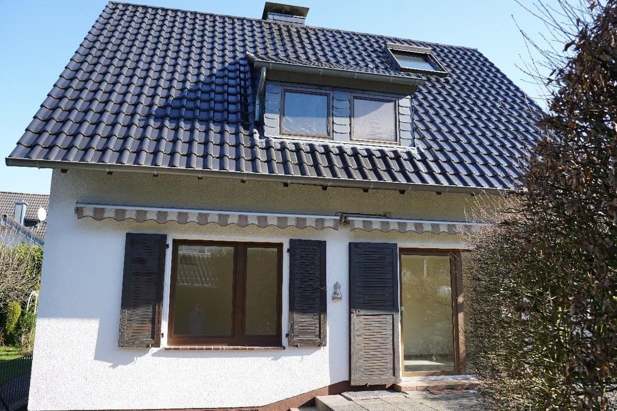 Prodej domu 142 m², pozemek 862 m², Odenthal, Severní Porýní-Vestfálsko Prodej domu 142 m², pozemek 862 m², Odenthal, Severní Porýní-Vestfálsko
