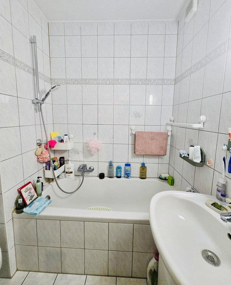 Prodej bytu 3+1 59 m², Düsseldorfer Straße 108, Ratingen, Severní Porýní-Vestfálsko Prodej bytu 3+1 59 m², Düsseldorfer Straße 108, Ratingen, Severní Porýní-Vestfálsko