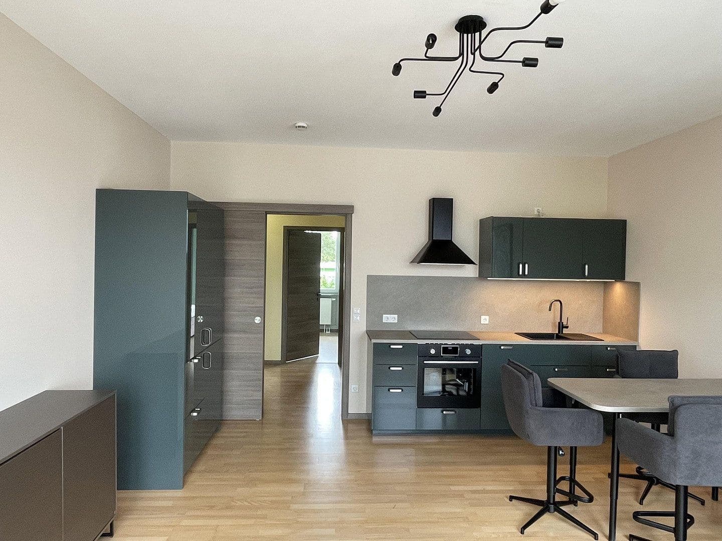 Pronájem bytu 3+1 67 m², Tschudistraße 8, Potsdam, Braniborsko Pronájem bytu 3+1 67 m², Tschudistraße 8, Potsdam, Braniborsko