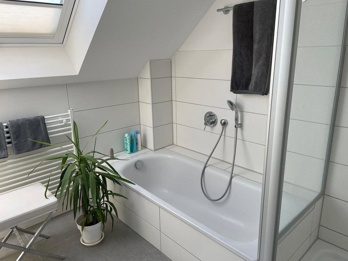 Pronájem bytu 3+1 91 m², Langenselbold, Hessen Pronájem bytu 3+1 91 m², Langenselbold, Hessen