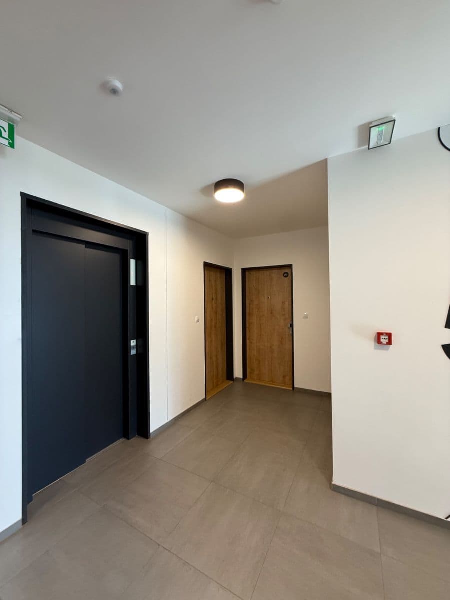 Pronájem bytu 2+kk 50 m², Zlochova, Praha, Praha Pronájem bytu 2+kk 50 m², Zlochova, Praha, Praha