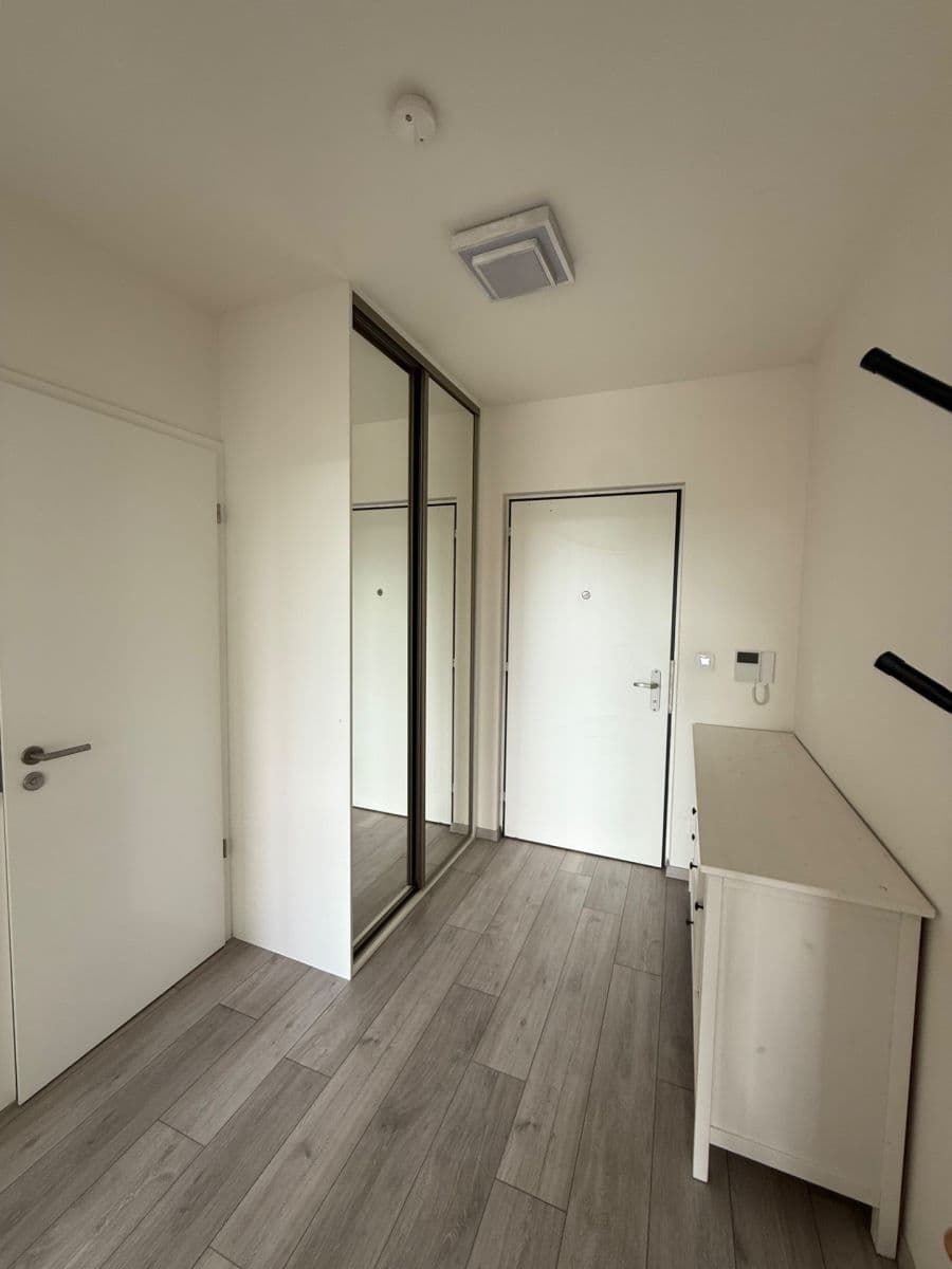 Pronájem bytu 2+kk 50 m², Zlochova, Praha, Praha Pronájem bytu 2+kk 50 m², Zlochova, Praha, Praha