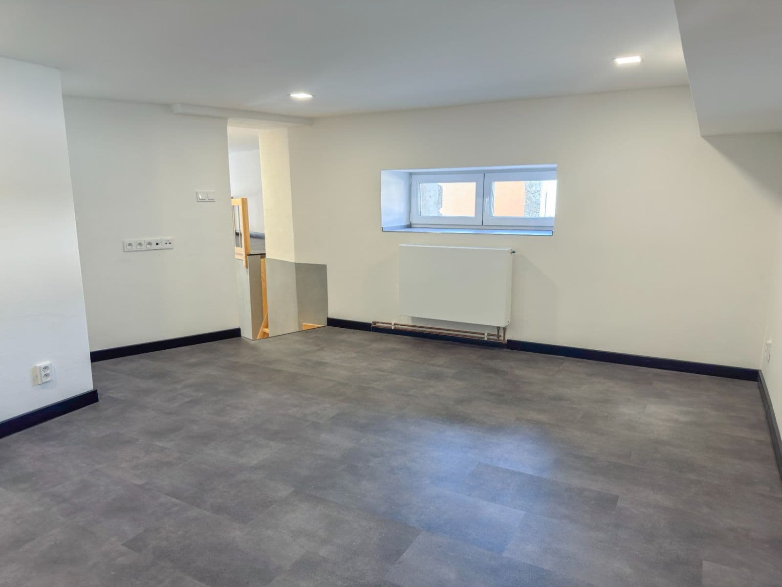 Prodej bytu 2+kk 41 m², Nákladní, Opava, Moravskoslezský kraj Prodej bytu 2+kk 41 m², Nákladní, Opava, Moravskoslezský kraj