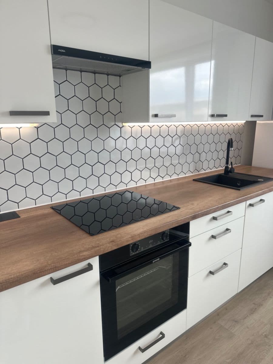 Pronájem bytu 2+kk 40 m², Jižní náměstí, Brno, Jihomoravský kraj Pronájem bytu 2+kk 40 m², Jižní náměstí, Brno, Jihomoravský kraj