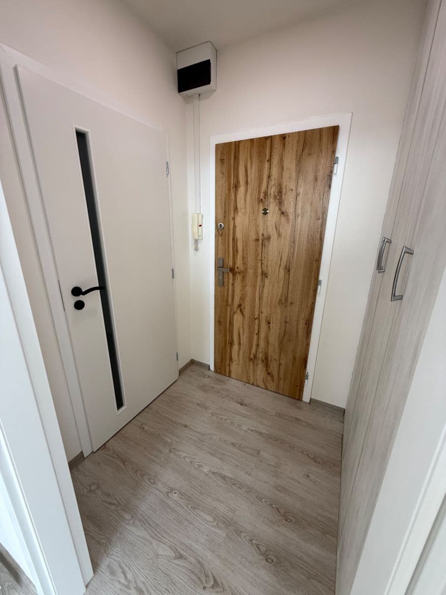 Pronájem bytu 1+1 33 m², Lazecká, Olomouc, Olomoucký kraj Pronájem bytu 1+1 33 m², Lazecká, Olomouc, Olomoucký kraj