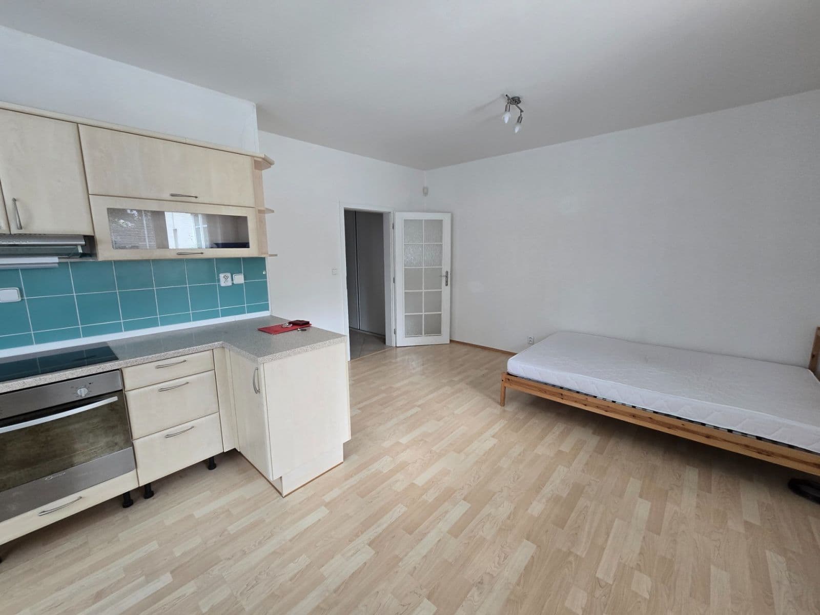Pronájem bytu 1+kk 33 m², Mikanova, Praha, Praha Pronájem bytu 1+kk 33 m², Mikanova, Praha, Praha