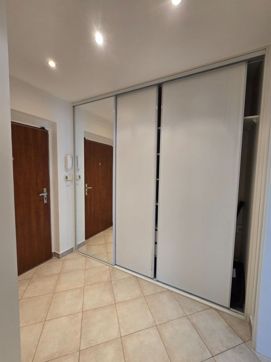Pronájem bytu 1+kk 33 m², Mikanova, Praha, Praha Pronájem bytu 1+kk 33 m², Mikanova, Praha, Praha