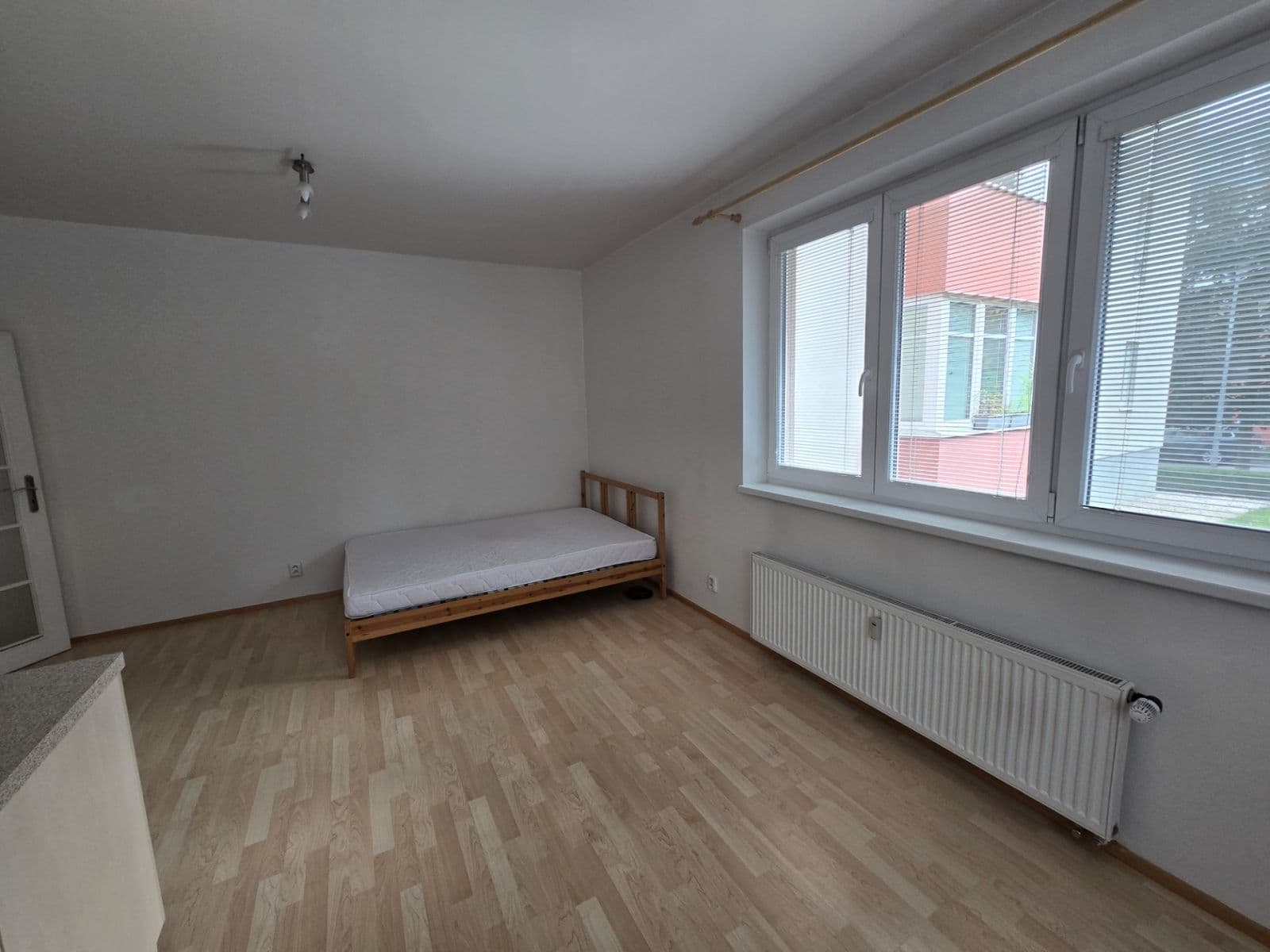 Pronájem bytu 1+kk 33 m², Mikanova, Praha, Praha Pronájem bytu 1+kk 33 m², Mikanova, Praha, Praha