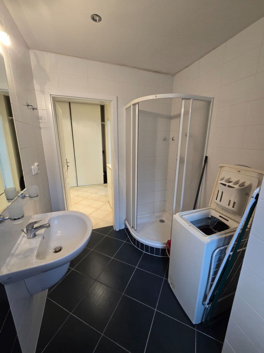 Pronájem bytu 1+kk 33 m², Mikanova, Praha, Praha Pronájem bytu 1+kk 33 m², Mikanova, Praha, Praha