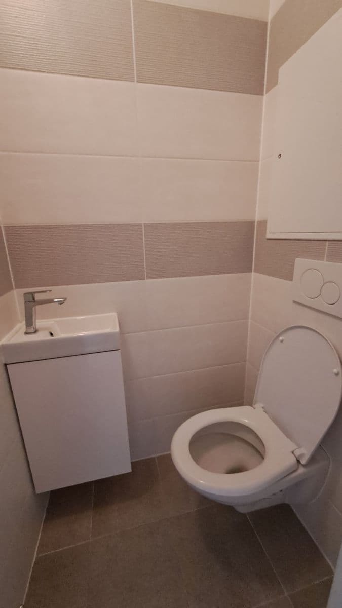 Pronájem bytu 3+1 72 m², Tuklatská, Praha, Praha Pronájem bytu 3+1 72 m², Tuklatská, Praha, Praha
