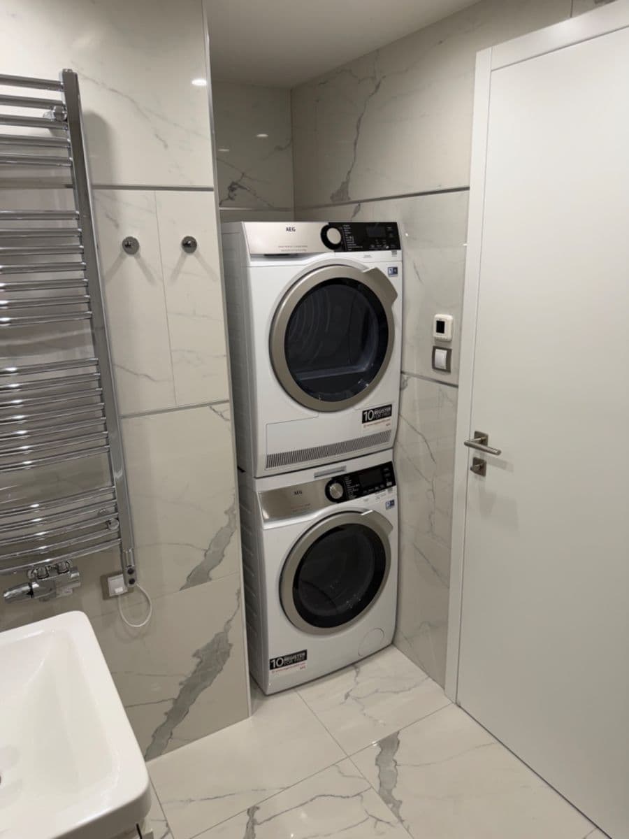 Pronájem bytu 3+kk 83 m², Olšanská, Praha, Praha Pronájem bytu 3+kk 83 m², Olšanská, Praha, Praha