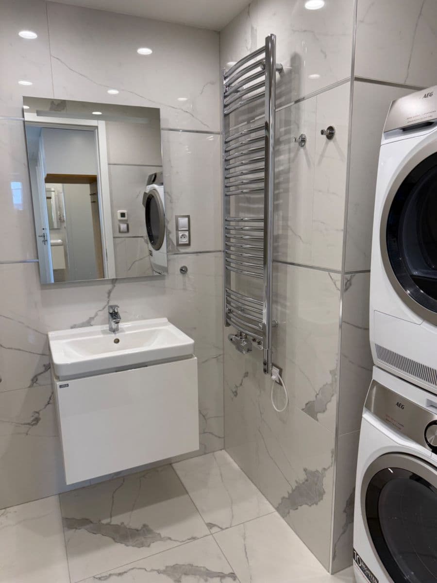 Pronájem bytu 3+kk 83 m², Olšanská, Praha, Praha Pronájem bytu 3+kk 83 m², Olšanská, Praha, Praha