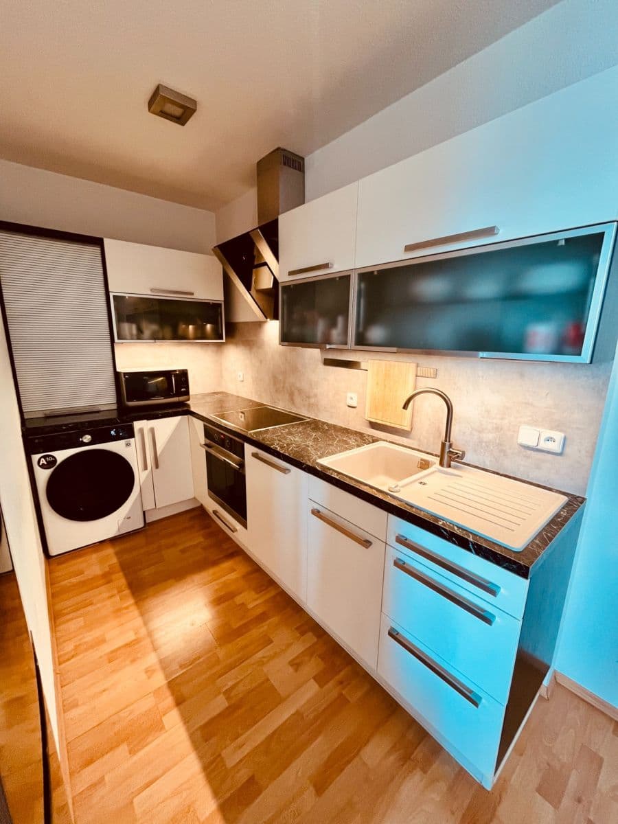 Pronájem bytu 2+kk 46 m², Vomáčkova, Brno, Jihomoravský kraj Pronájem bytu 2+kk 46 m², Vomáčkova, Brno, Jihomoravský kraj