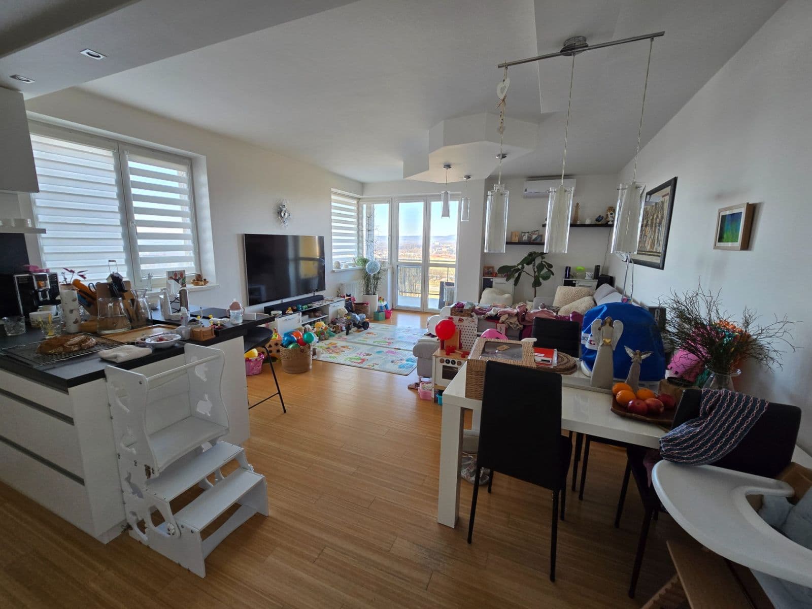 Pronájem bytu 3+kk 106 m², Jabloňová, Uherské Hradiště, Zlínský kraj Pronájem bytu 3+kk 106 m², Jabloňová, Uherské Hradiště, Zlínský kraj