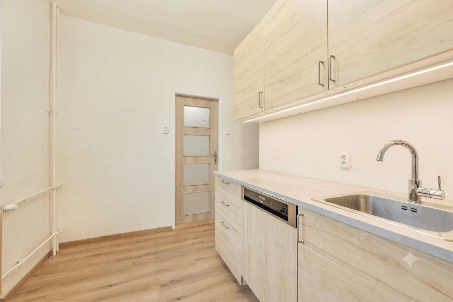 Pronájem bytu 2+1 52 m², Mochovská, Praha, Praha Pronájem bytu 2+1 52 m², Mochovská, Praha, Praha