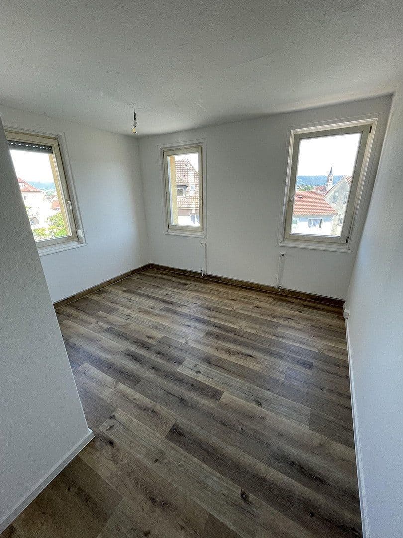 Pronájem bytu 3+1 70 m², Tuttlingen, Bádensko-Württembersko Pronájem bytu 3+1 70 m², Tuttlingen, Bádensko-Württembersko