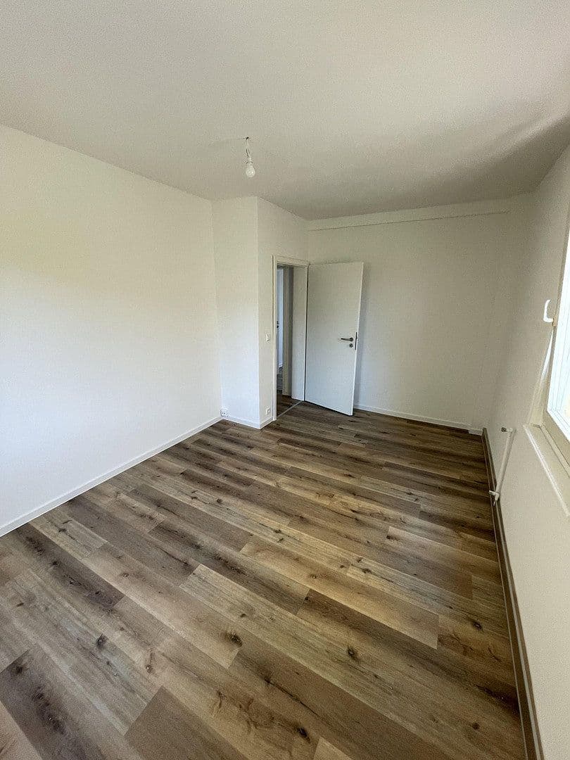 Pronájem bytu 3+1 70 m², Tuttlingen, Bádensko-Württembersko Pronájem bytu 3+1 70 m², Tuttlingen, Bádensko-Württembersko