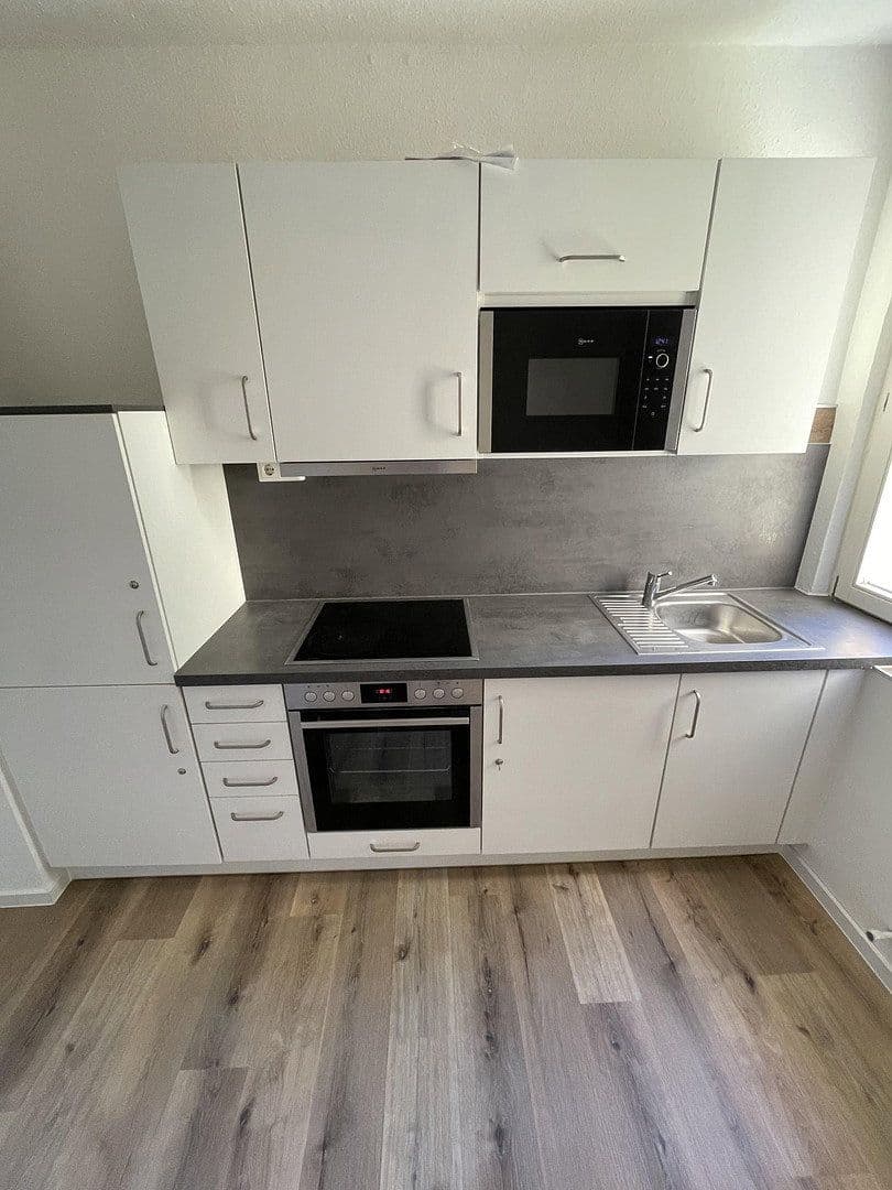 Pronájem bytu 3+1 70 m², Tuttlingen, Bádensko-Württembersko Pronájem bytu 3+1 70 m², Tuttlingen, Bádensko-Württembersko
