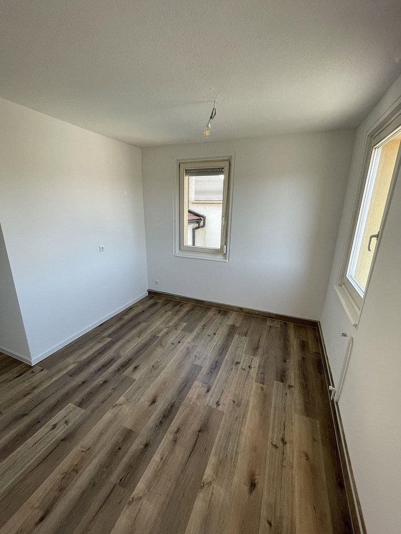 Pronájem bytu 3+1 70 m², Tuttlingen, Bádensko-Württembersko Pronájem bytu 3+1 70 m², Tuttlingen, Bádensko-Württembersko