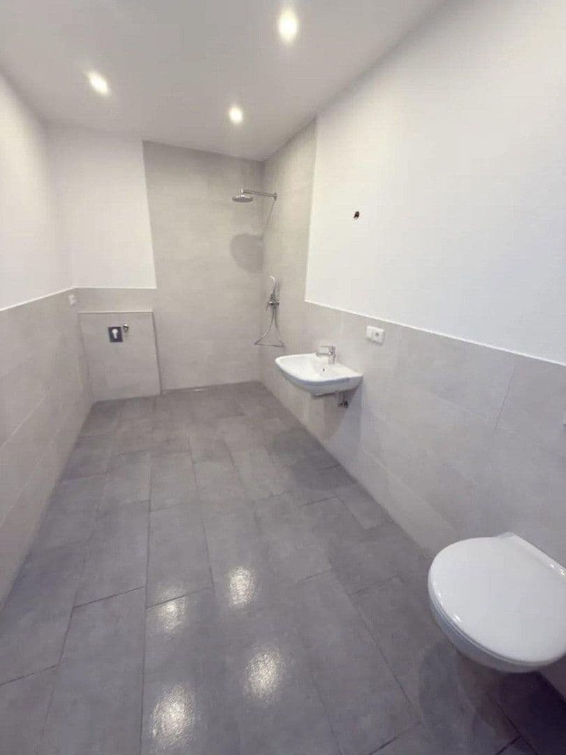 Prodej bytu 1+1 65 m², Stockacher Straße 6, Tuttlingen, Bádensko-Württembersko Prodej bytu 1+1 65 m², Stockacher Straße 6, Tuttlingen, Bádensko-Württembersko