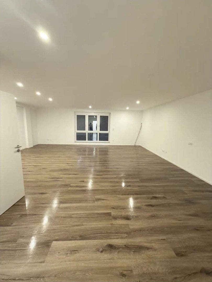 Prodej bytu 1+1 65 m², Stockacher Straße 6, Tuttlingen, Bádensko-Württembersko Prodej bytu 1+1 65 m², Stockacher Straße 6, Tuttlingen, Bádensko-Württembersko