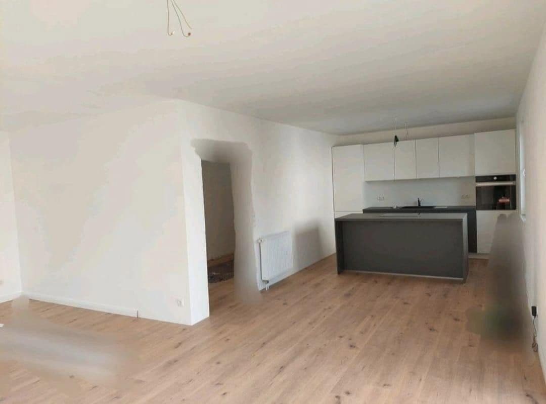 Pronájem domu 140 m², pozemek 350 m², Thesdorfer Weg 115, Pinneberg, Šlesvicko-Holštýnsko Pronájem domu 140 m², pozemek 350 m², Thesdorfer Weg 115, Pinneberg, Šlesvicko-Holštýnsko