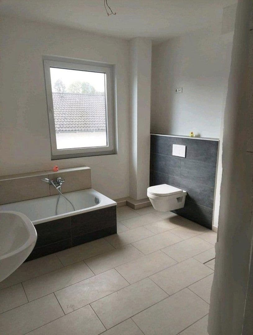 Pronájem domu 140 m², pozemek 350 m², Thesdorfer Weg 115, Pinneberg, Šlesvicko-Holštýnsko Pronájem domu 140 m², pozemek 350 m², Thesdorfer Weg 115, Pinneberg, Šlesvicko-Holštýnsko