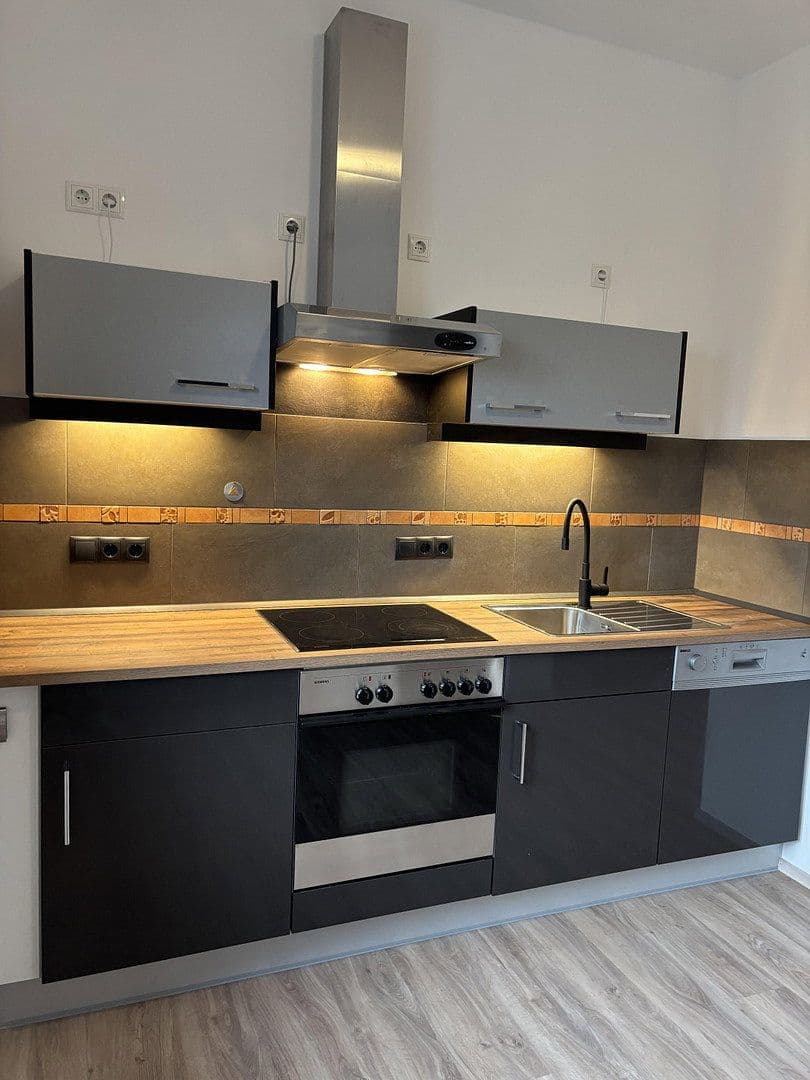 Pronájem bytu 2+1 85 m², Kaiserslautern, Porýní-Falc Pronájem bytu 2+1 85 m², Kaiserslautern, Porýní-Falc