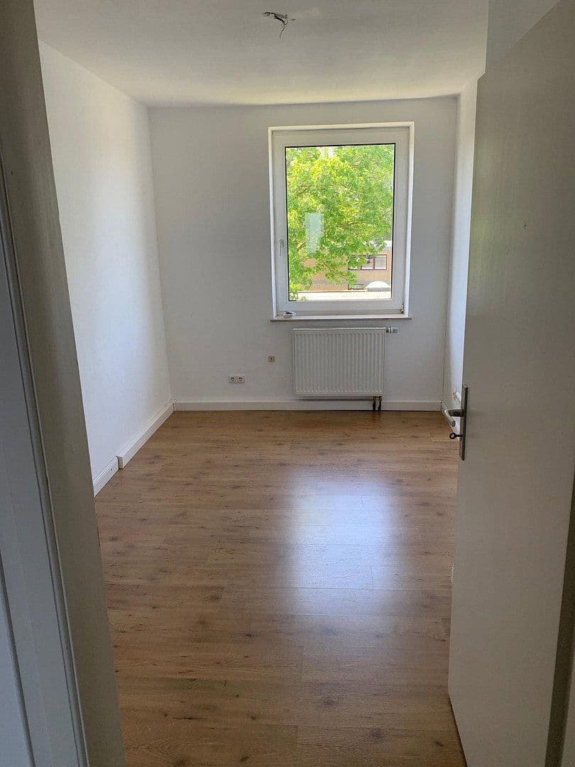 Prodej bytu 4+1 101 m², von-Thünen-Straße 32, Oldenburg, Dolní Sasko Prodej bytu 4+1 101 m², von-Thünen-Straße 32, Oldenburg, Dolní Sasko
