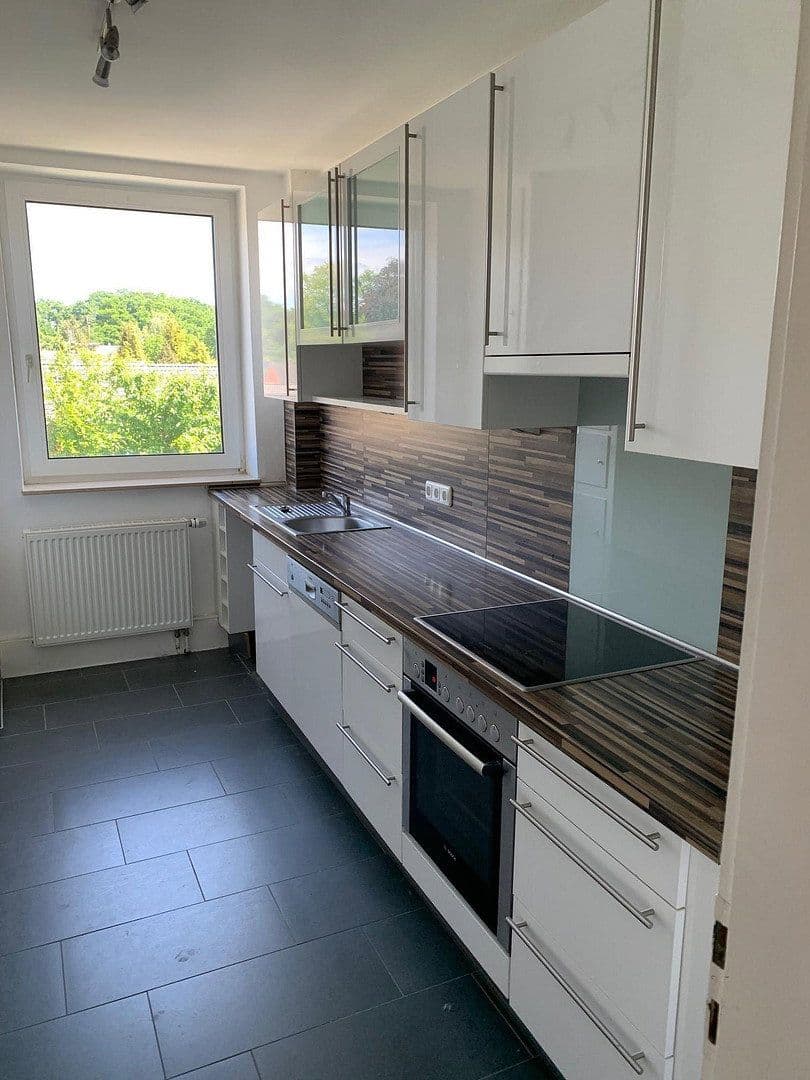 Prodej bytu 4+1 101 m², von-Thünen-Straße 32, Oldenburg, Dolní Sasko Prodej bytu 4+1 101 m², von-Thünen-Straße 32, Oldenburg, Dolní Sasko