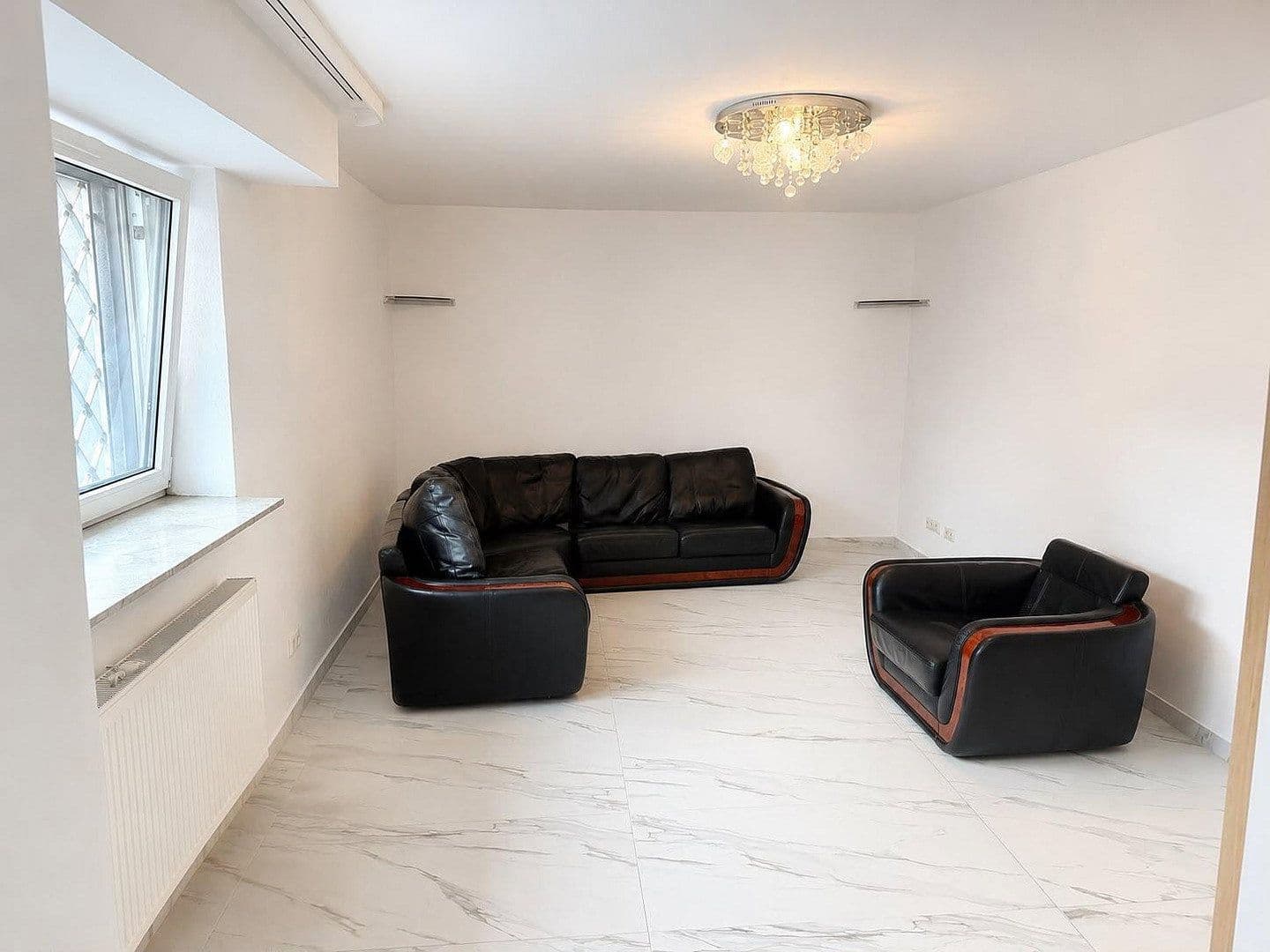 Pronájem bytu 3+1 91 m², Wilhelm-Leuschner-Straße, Griesheim, Hessen Pronájem bytu 3+1 91 m², Wilhelm-Leuschner-Straße, Griesheim, Hessen