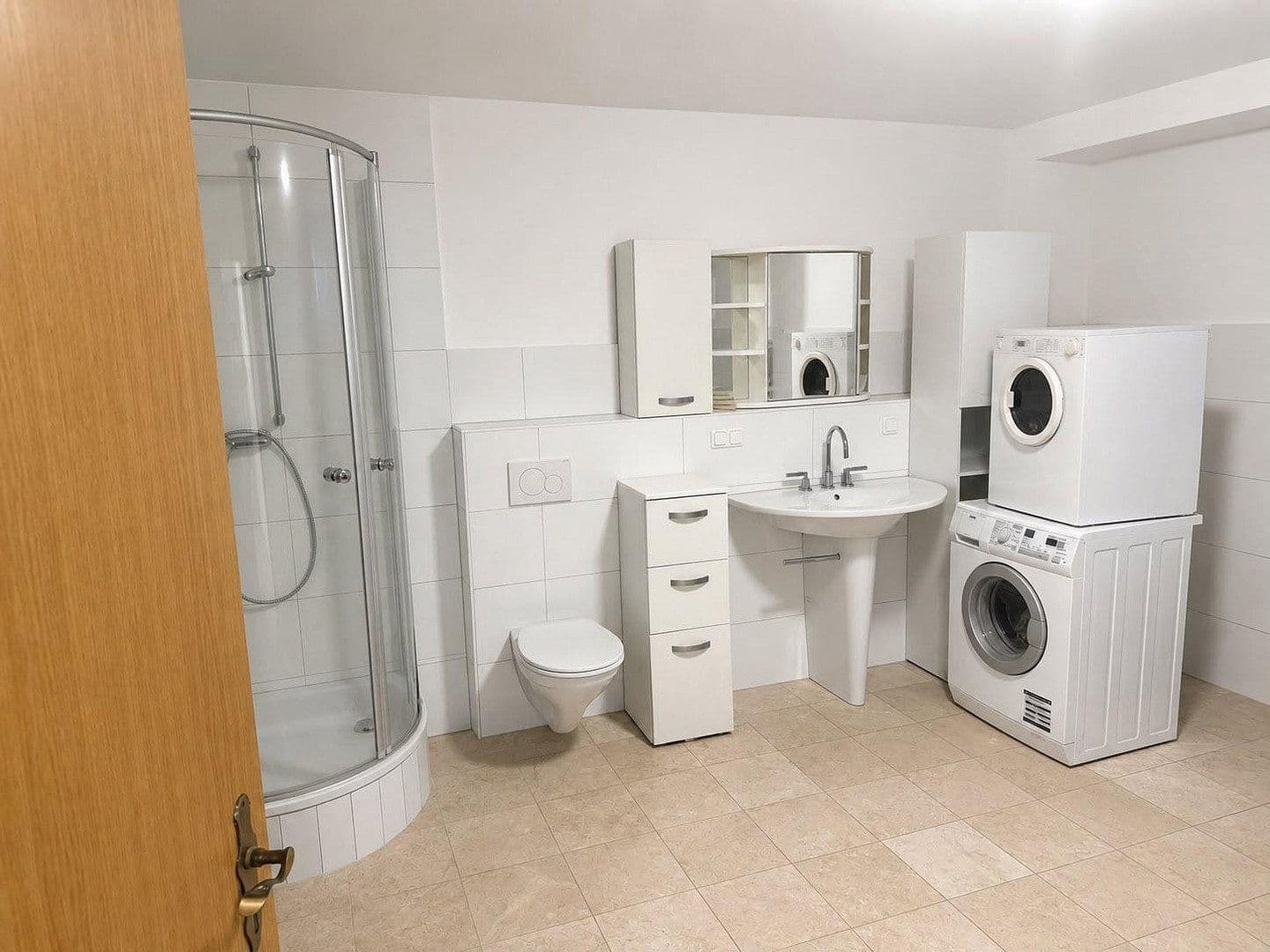 Pronájem bytu 3+1 91 m², Wilhelm-Leuschner-Straße, Griesheim, Hessen Pronájem bytu 3+1 91 m², Wilhelm-Leuschner-Straße, Griesheim, Hessen