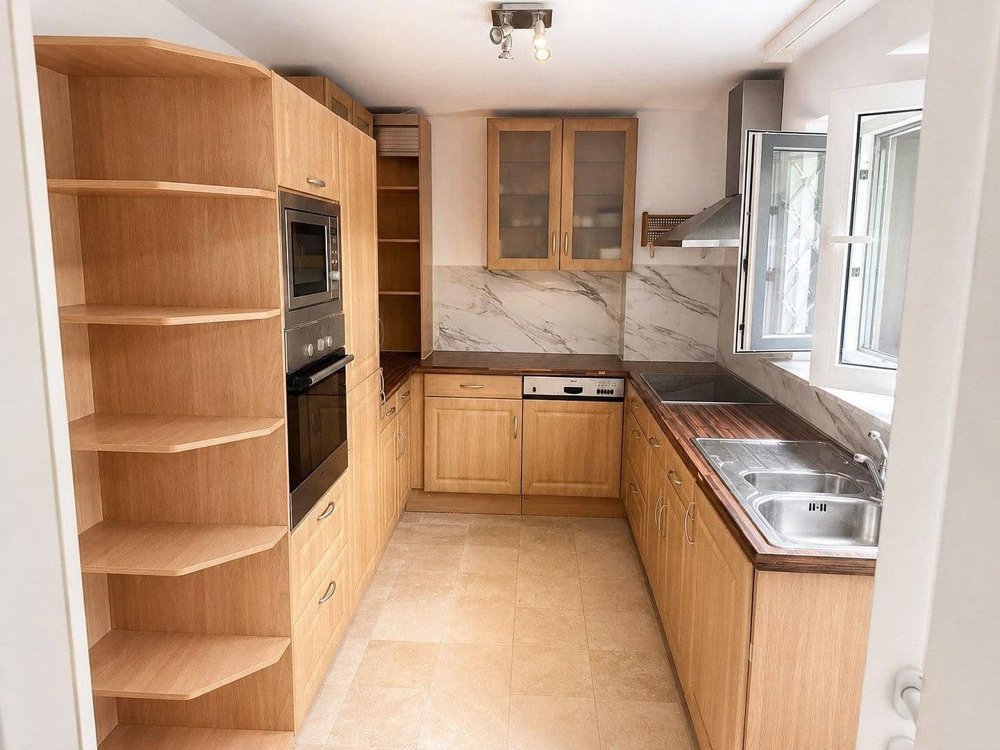 Pronájem bytu 3+1 91 m², Wilhelm-Leuschner-Straße, Griesheim, Hessen Pronájem bytu 3+1 91 m², Wilhelm-Leuschner-Straße, Griesheim, Hessen