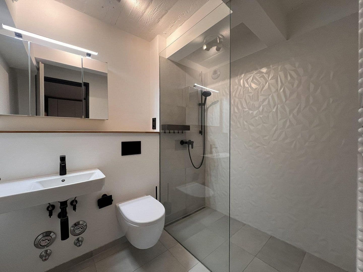 Pronájem bytu 1+1 57 m², Habichtstraße 37, Hamburg, Hamburg Pronájem bytu 1+1 57 m², Habichtstraße 37, Hamburg, Hamburg